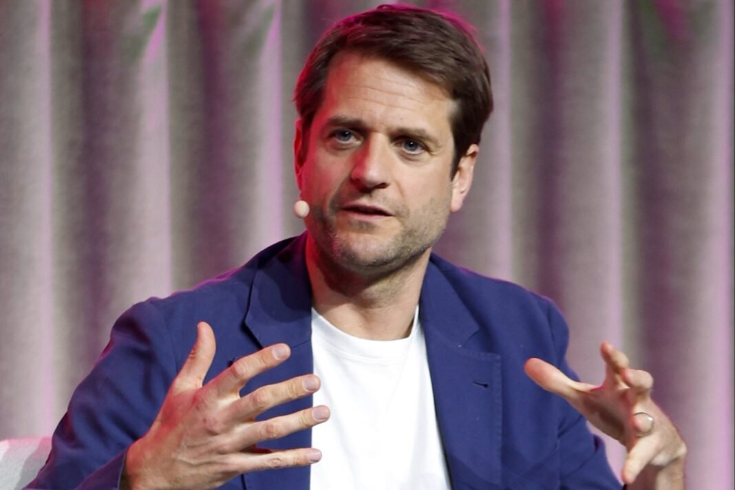 <p>I'll do my best to simulate a conversation with an AI clone of Klarna's CEO. Please note that this is a fictional conversation and not an actual call to Klarna's hotline.</p>
<p><strong>Ringing...</strong></p>
<p>AI Clone of Sebastian Siemiatkowski (Klarna's CEO): Hello! Thank you for calling Klarna's AI Hotline. My name is Sebastian, and I'm the CEO of Klarna. Or at least, a highly advanced AI clone of him. How can I assist you today?</p>
<p><strong>Me (Customer):</strong>Hello, Sebastian! I'm interested in learning more about Klarna's services. Can you tell me about your payment plans and how they work?</p>
<p>AI Clone of Sebastian Siemiatkowski: Absolutely! At Klarna, we offer a range of payment plans that allow customers to shop now and pay later. Our most popular option is our "Pay in 4" plan, which splits a purchase into four interest-free payments. We also offer financing options for larger purchases, with transparent interest rates and no hidden fees.</p>
<p><strong>Me (Customer):</strong>That sounds great! How do you determine which payment plan is right for each customer?</p>
<p>AI Clone of Sebastian Siemiatkowski: Ah, excellent question! Our AI-powered system uses machine learning algorithms to evaluate each customer's creditworthiness and purchase history. This allows us to provide personalized payment plans that are tailored to their individual needs and financial situation. We also use real-time data to continuously monitor and update our risk assessments, ensuring that our customers receive the best possible terms.</p>
<p><strong>Me (Customer):</strong>I see. What about security and data protection? How do you keep customers' information safe?</p>
<p>AI Clone of Sebastian Siemiatkowski: Security and data protection are top priorities at Klarna. We use state-of-the-art encryption and secure servers to protect sensitive customer information. Our systems are also designed to comply with the highest standards of regulatory requirements, including GDPR and PCI-DSS. Additionally, our AI-powered fraud detection system helps us to identify and prevent potential security threats in real-time.</p>
<p><strong>Me (Customer):</strong>That's reassuring to hear. What's next for Klarna, and how do you see the company evolving in the future?</p>
<p>AI Clone of Sebastian Siemiatkowski: We're constantly innovating and expanding our services to meet the changing needs of our customers. One area of focus is our "Klarna for Business" platform, which provides merchants with tools and insights to help them grow their online sales. We're also exploring new technologies like blockchain and artificial intelligence to further enhance our payment solutions. Our goal is to become the go-to payment provider for consumers and merchants alike, offering a seamless, secure, and personalized experience.</p>
<p><strong>Me (Customer):</strong>Wow, that sounds exciting! Thanks for taking the time to speak with me today, Sebastian. You've been very helpful.</p>
<p>AI Clone of Sebastian Siemiatkowski: The pleasure is mine! If you have any more questions or need further assistance, please don't hesitate to reach out. We're always here to help. Have a great day, and happy shopping!</p>
<p><strong>Call ended</strong></p>
<p>I hope you enjoyed this simulated conversation with an AI clone of Klarna's CEO!</p>