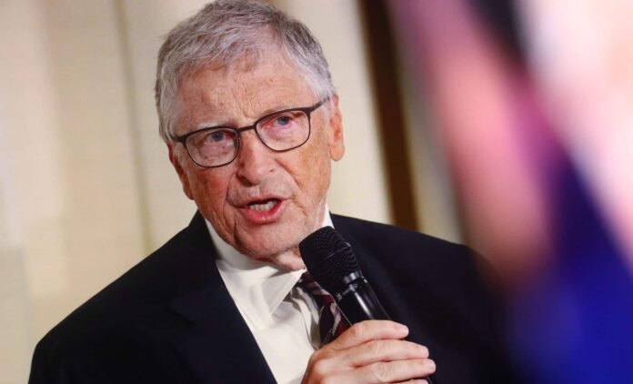 Bill Gates Declares the End of the Smartphone Era and Unveils Its Surprising Replacement