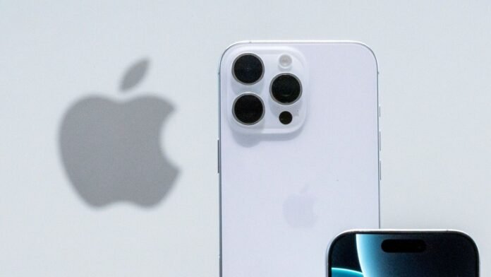 India now makes 44% of all smartphones shipped to US, thanks to Apple