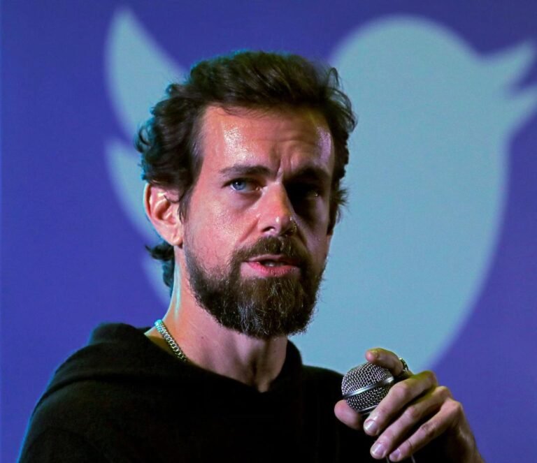 Jack Dorsey launches messaging app 'bitchat' that doesn't need internet, mobile network | Bridgefy is another Bluetooth messaging app | Inshorts - Inshorts