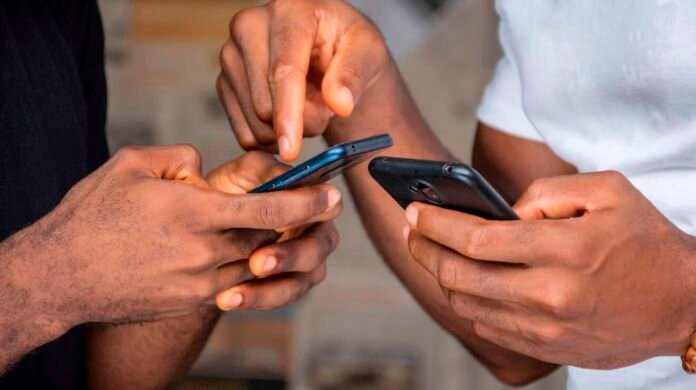Kenyan youth favour mobile money wallets over banks – World Bank report