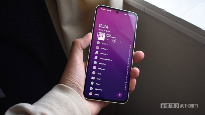 Minimalist Android fans, Niagara Launcher's Theme Collection is your new playground