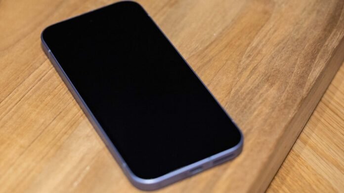 Pixel owners report Android 16 lock screen issues