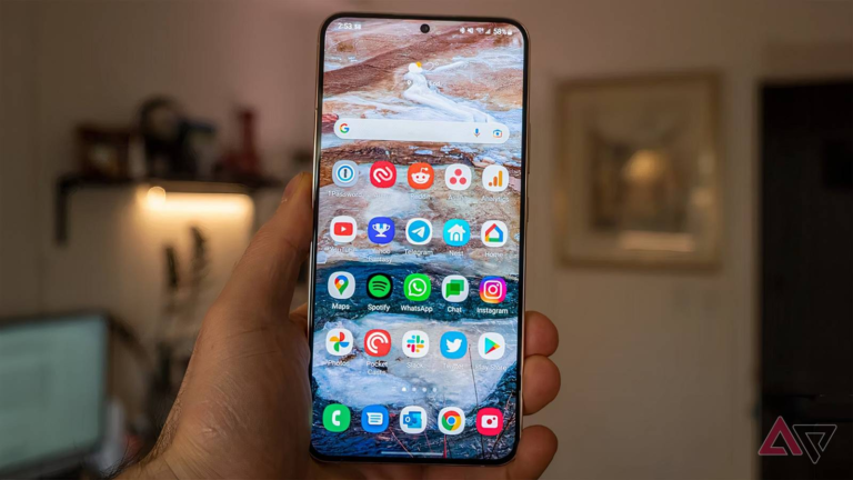 Samsung pauses the Galaxy S22's One UI 8 update